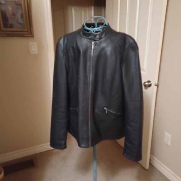 woman's leather jacket - Picture 1 of 1
